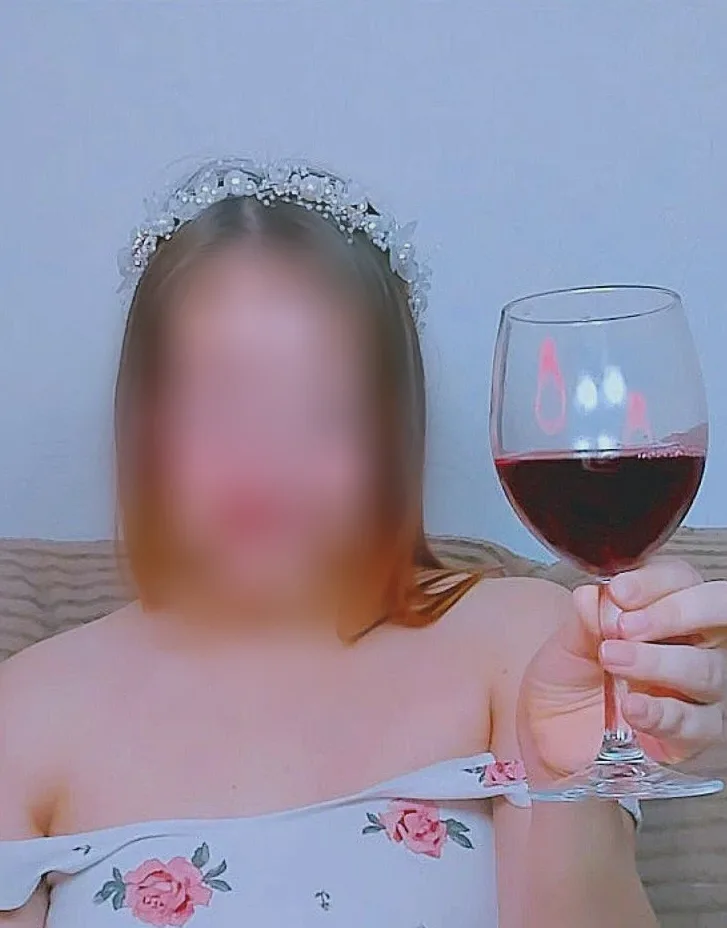 Mhairi, 28